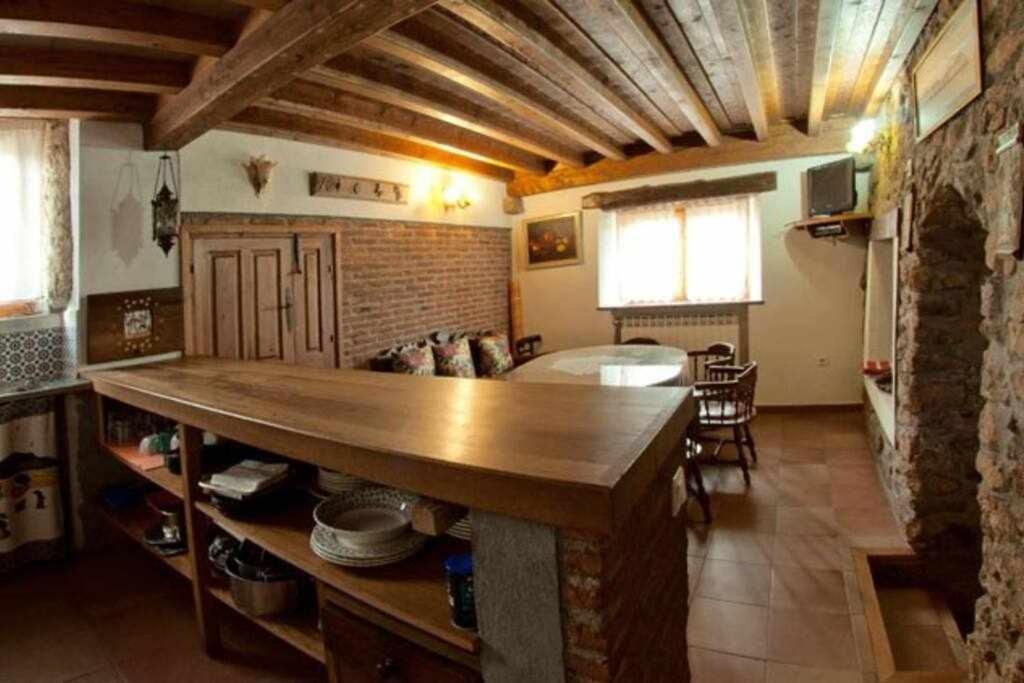 Casa Tia Modesta Es Una Calida Y Acogedora Casa Cabezas Bajas エクステリア 写真